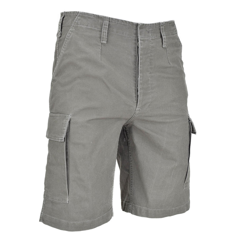 Olivgrüne, vorgewaschene Bermuda-Shorts aus Moleskin der Marke Mil-Tec im Stil der Bundeswehr
