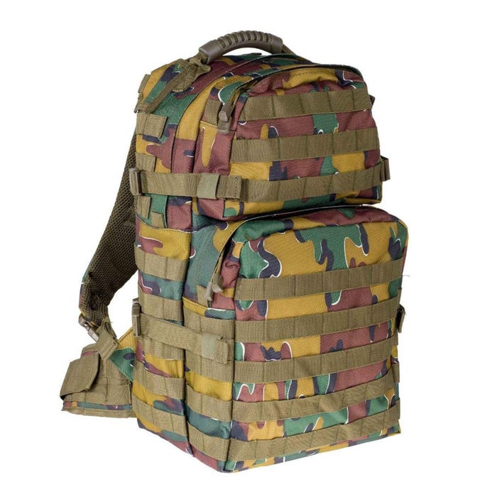 Taktischer 40-Liter-Tagesrucksack von A.Blochl in belgischer Puzzle-Tarnung mit MOLLE-Gurtband und mehreren Fächern.