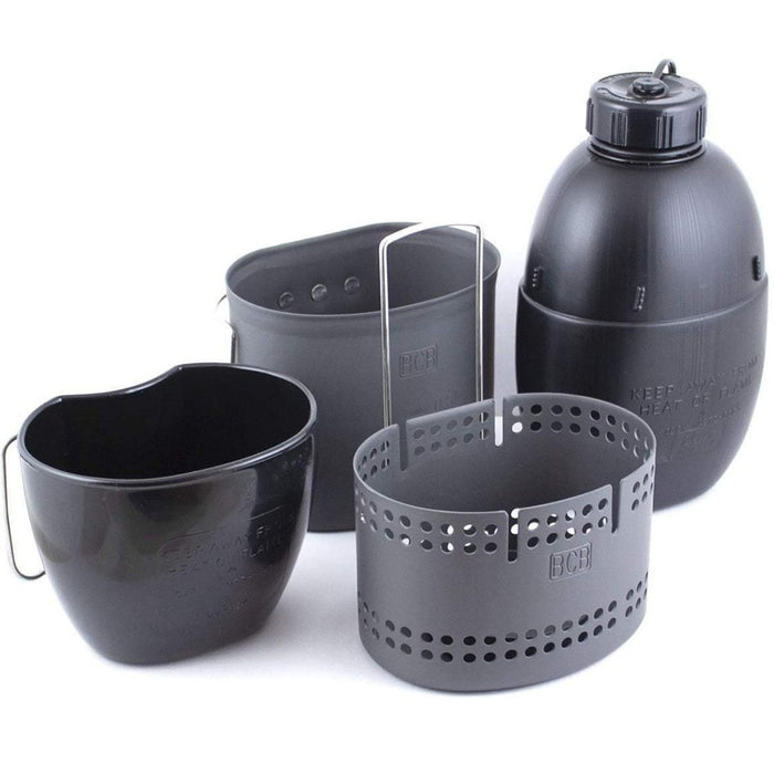 BCB Mk2 Britisches Outdoor-Kochset mit NATO-Becher, Herd, Feldflasche und Feueranzünder in kompaktem Design.