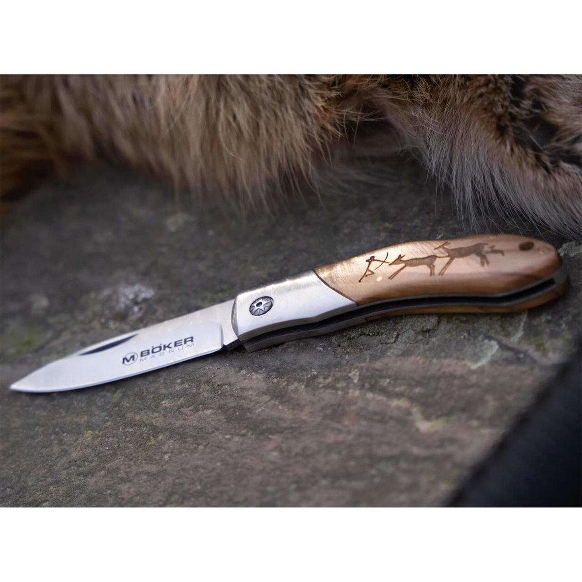 BOKER Caveman Steel Taschenmesser 440A unbeschichteter Stahl, verzierter Holzgriff