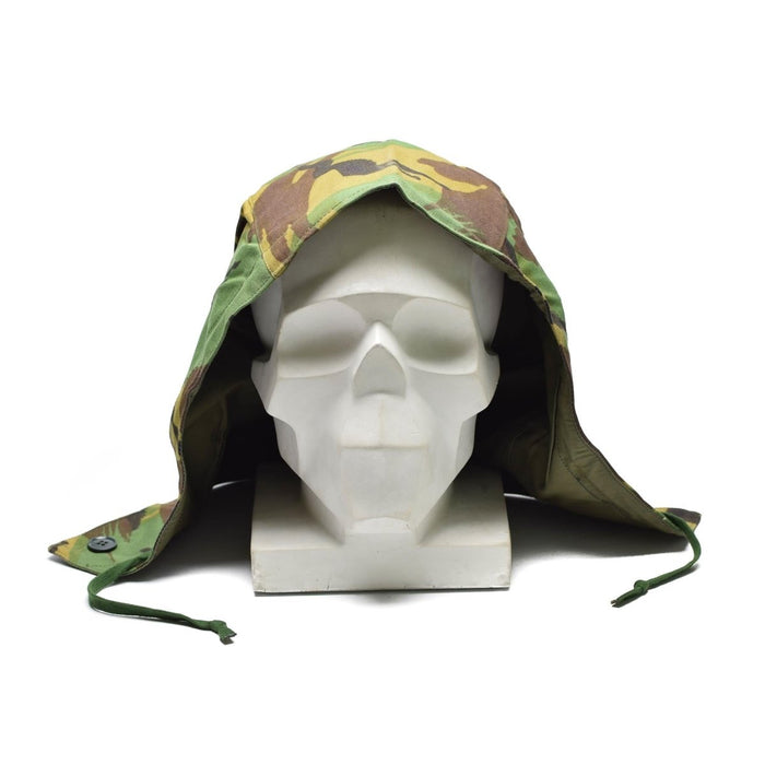 Abnehmbare Original-Parka-Kapuze des britischen Militärs in DPM-Waldtarnung zum Schutz vor kaltem Wetter.