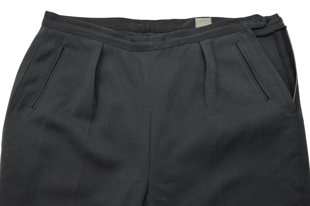 Original schwedische formelle Militärhose mit Schlitztaschen und Falten vorne in Blau