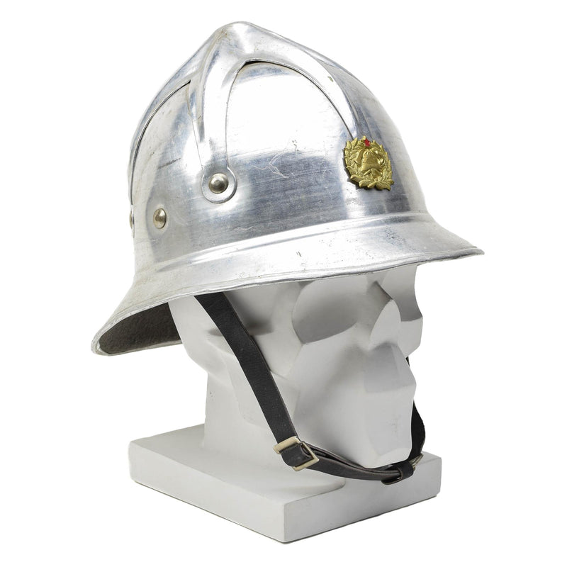 Original Jugoslawien Militär grau Aluminium Feuerwehrhelm rot Startabzeichen Armee