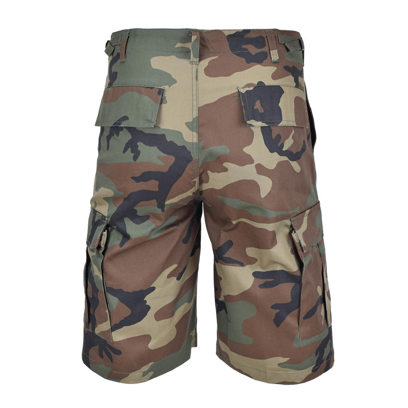 Bermudashorts im Militärstil der Marke Mil-Tec im Woodland-Camouflage-Look, Cargo-Shorts BDU Army