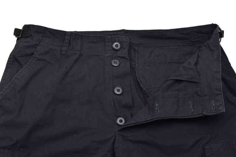 Schwarze, vorgewaschene, leichte Bermudashorts der Marke Mil-Tec im US-Militärstil