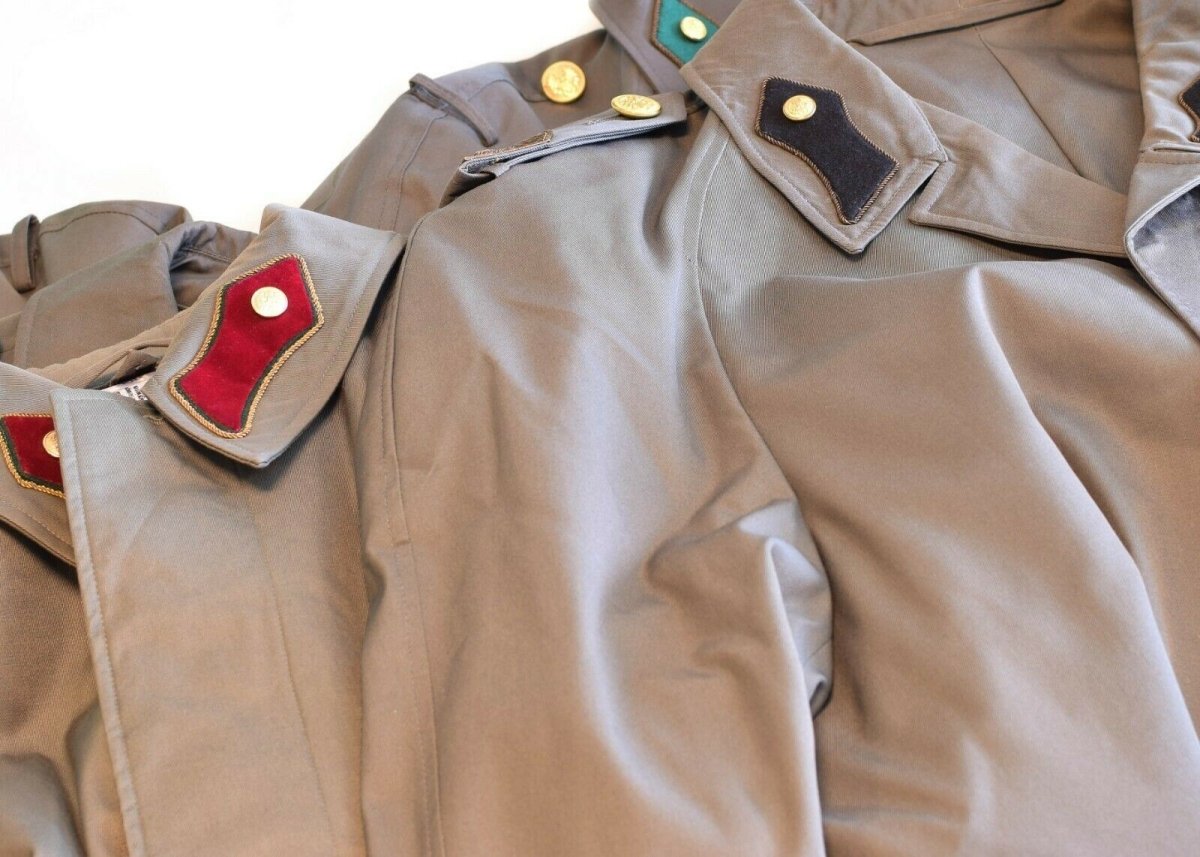 Echter österreichischer Armeemantel, Trenchcoat, Militärausgabe, lange graue Jacke