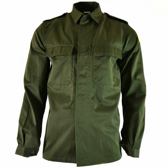 Vintage echte olivgrüne Militär-BDU-Feldjacke der belgischen Armee mit geknöpften Taschen und Schulterklappen