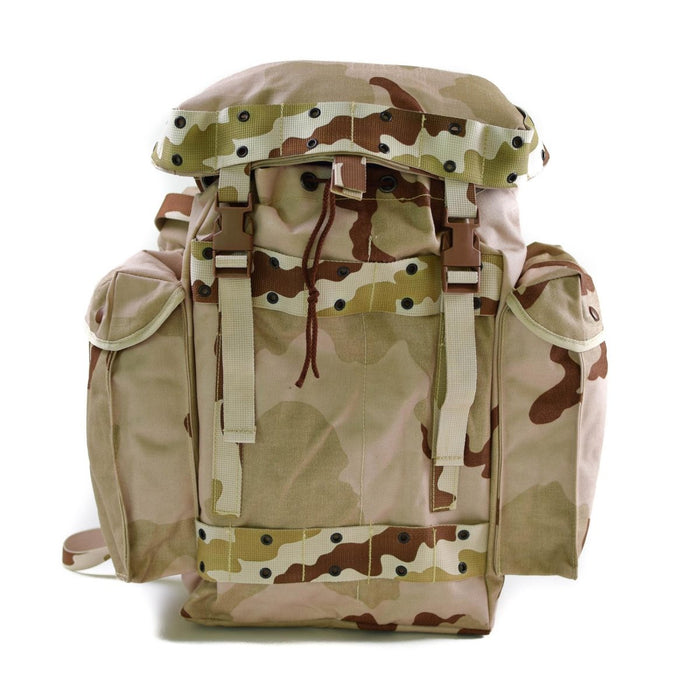 Echter taktischer 35-Liter-Wüstentarn-Rucksack der niederländischen Armee mit verstellbaren Trägern, Seitentaschen und Schnellverschlussschnallen.