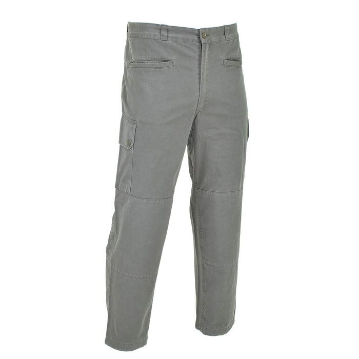 Graue Original-Cargohose der französischen Luftwaffe mit verstärkten Knien und flachem Vorderteil für Strapazierfähigkeit und Komfort.