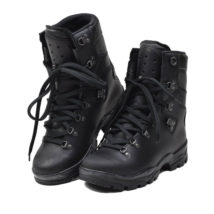 Paar schwarze echte Felin Ranger-Stiefel des französischen Militärs mit Gore-Tex-Futter und langlebiger Traktionssohle.