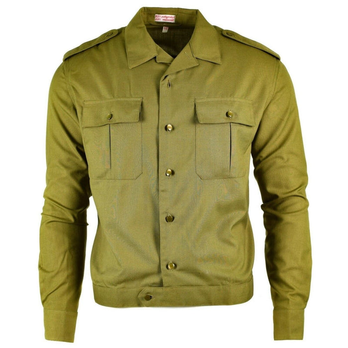 Khakifarbenes, langärmliges Offiziershemd der ungarischen Armee mit geknöpften Brusttaschen und Schulterklappen, robustes Militärdesign