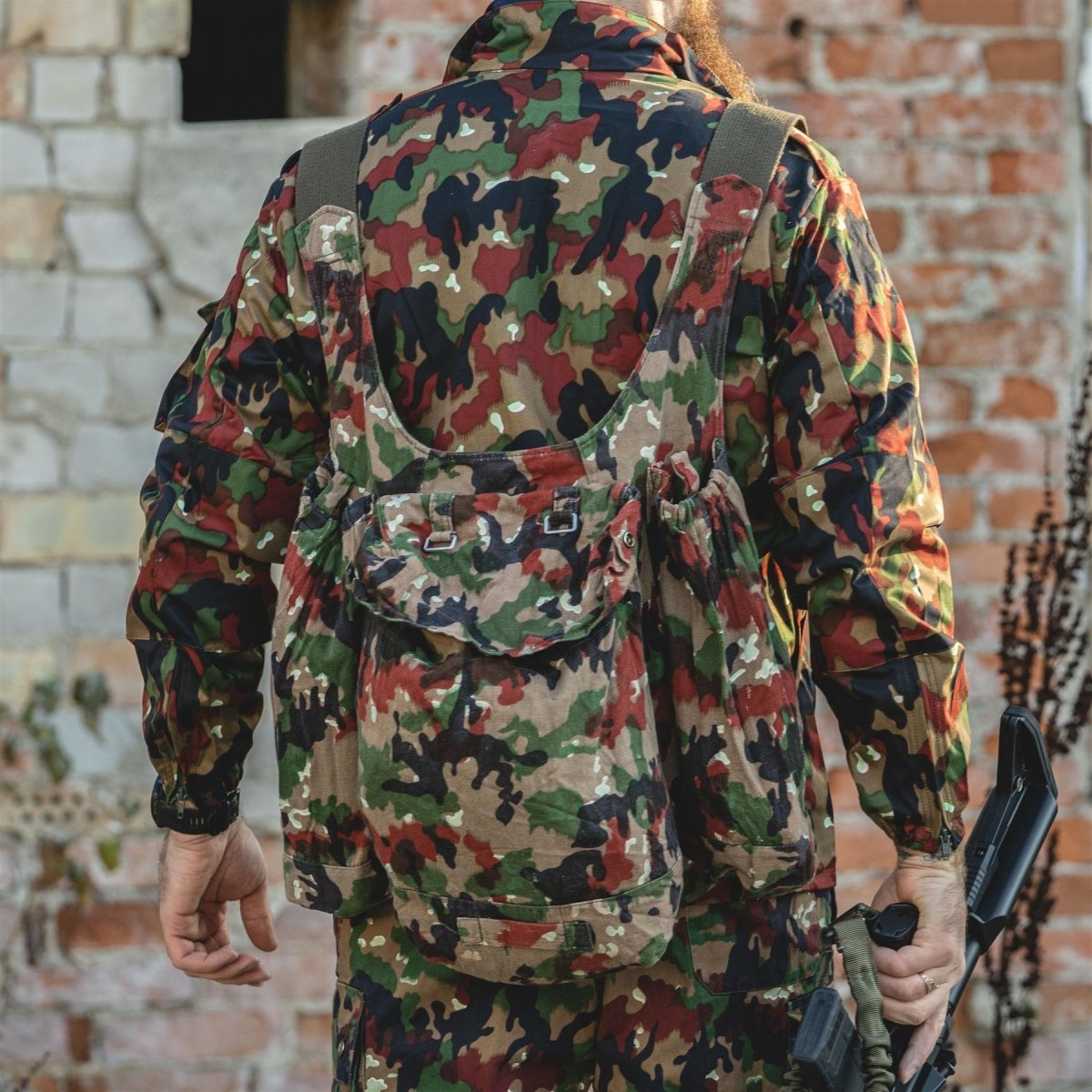 Echter Schweizer Armee-Rucksack Schweiz Alpen Camo Scharfschützen-Rucksack mit Hosenträgern