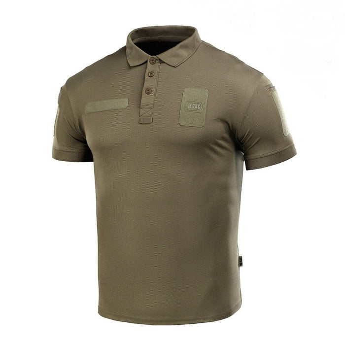Olivgrünes taktisches M-TAC-Poloshirt im Militärstil mit atmungsaktivem, leichtem Stoff und Klettverschlüssen.