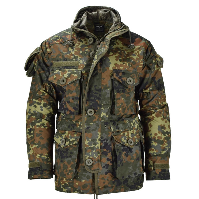 Mil-Tec Flecktarn-Camouflage-RipStop-Jacke für Herren mit mehreren Taschen, Reißverschluss und strapazierfähigem Polycotton-Mischgewebe.