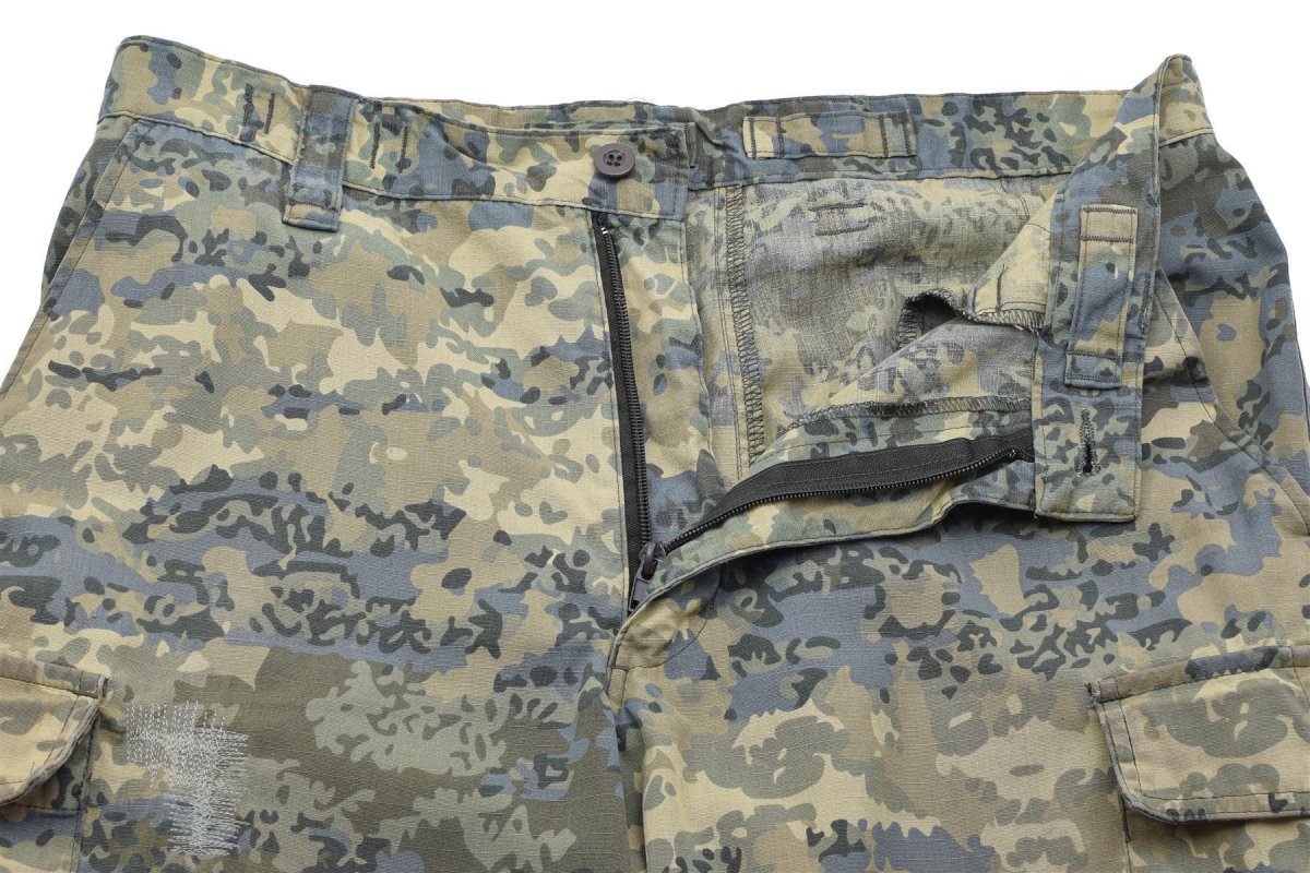 Original österreichische Militär-Cargohose mit verstärkten Knien, Tarnanzug im Tarnmuster