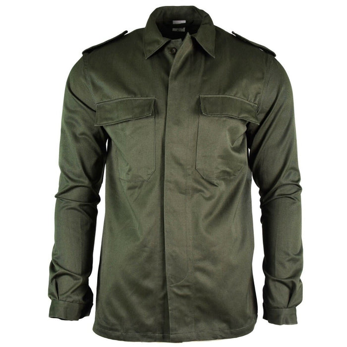 Originale Feldjacke der belgischen Armee in Olivgrün mit Brusttaschen, Schulterklappen, geknöpften Manschetten und strapazierfähigem Baumwollstoff.