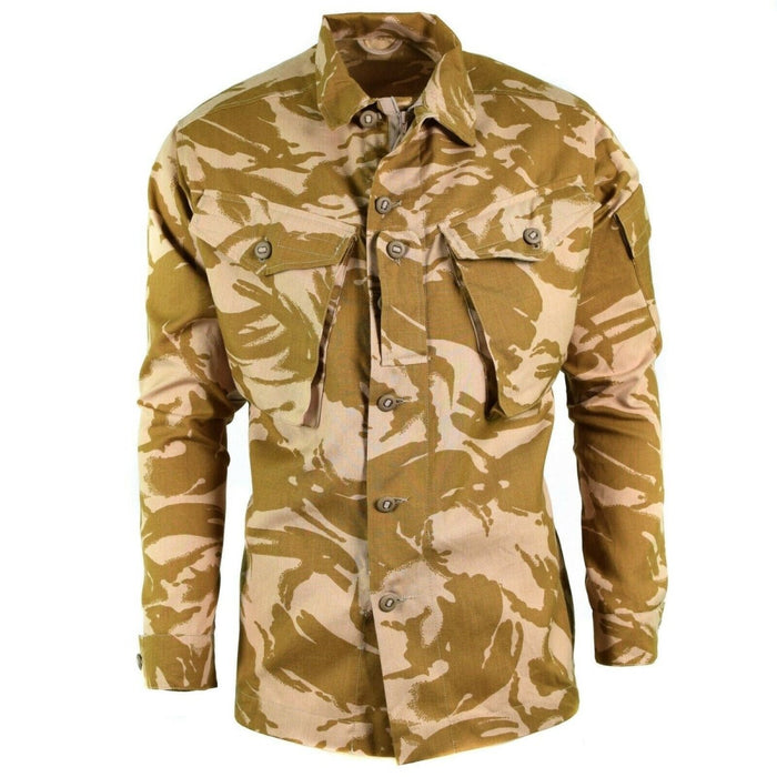 Original flammhemmende Wüstentarn-Kampfjacke der britischen Armee mit geknöpften Manschetten und Brusttaschen für den Einsatz im Freien
