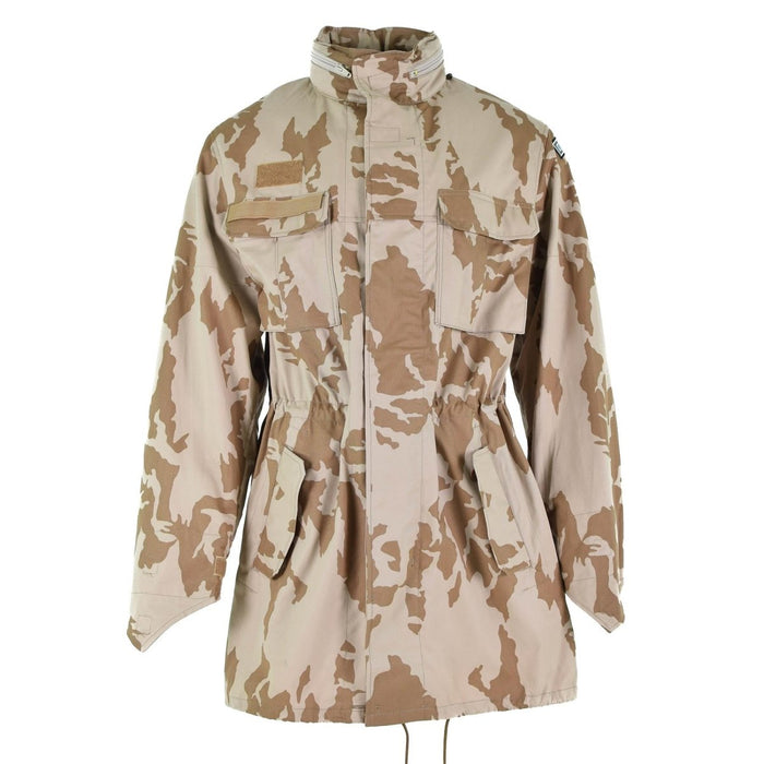 Original winddichte Parka-Jacke der tschechischen Armee in Wüstentarn mit taktischem Design und militärischer Spitzenqualität.