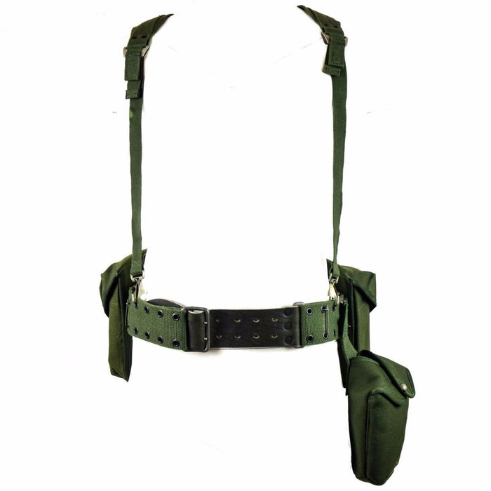Originaler taktischer Gürtel des Webbing Rig System 304 der schwedischen Armee mit H-Riemen und mehreren Taschen zur Aufbewahrung der Ausrüstung