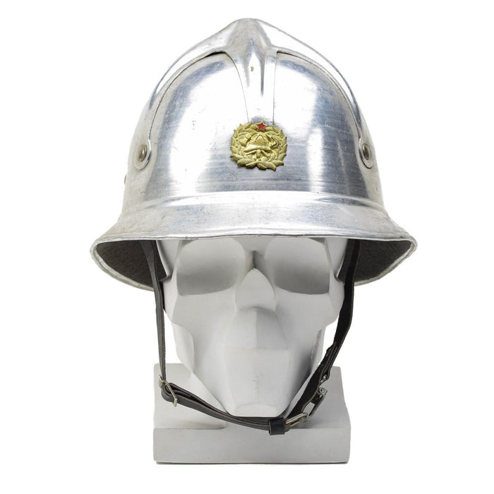Original Jugoslawien Militär grauer Aluminium Feuerwehrhelm rotes Startabzeichen Armee - GoMilitar