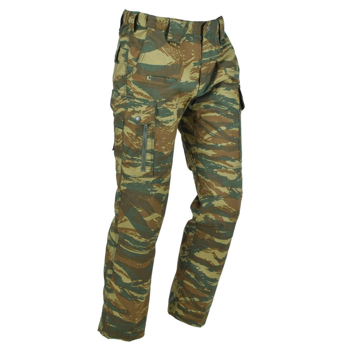 Pentagon Ranger 2.0-Hose im Eidechsen-Camouflage-Militärstil mit Ripstop-Gewebe, verstärktem Gesäß und mehreren Taschen für Strapazierfähigkeit.